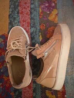 Women’s Giuseppe Zanottii Tan Suede Platform Sneakers with Side Zip